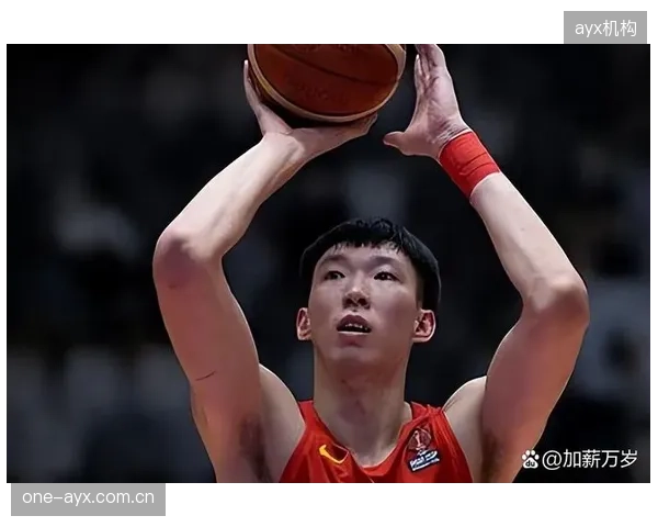 北京队虽负于上海，但周琦在内线的攻防核心作用依旧明显。